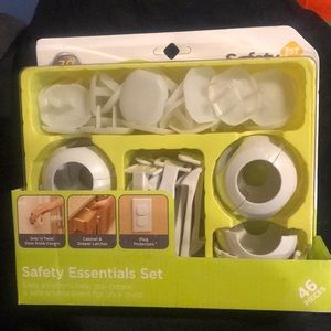 Baby safety set Safety 1st 46 piece